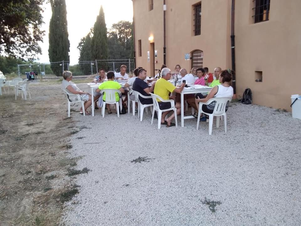 Hostal Badia Altopascio Εξωτερικό φωτογραφία