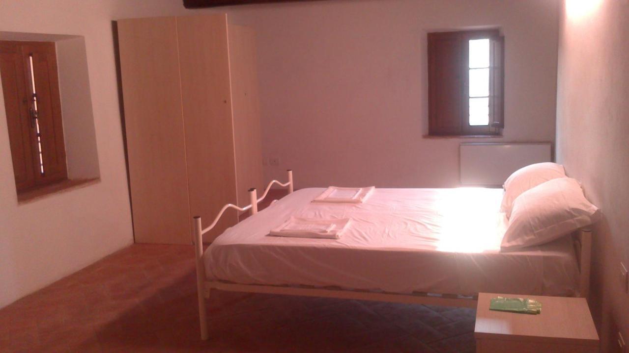 Hostal Badia Altopascio Εξωτερικό φωτογραφία