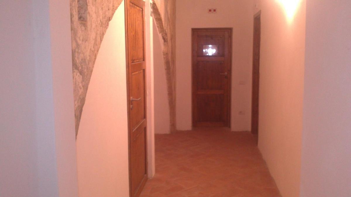 Hostal Badia Altopascio Εξωτερικό φωτογραφία