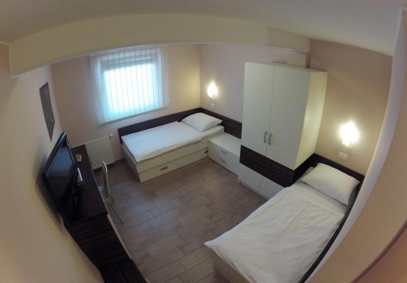 Hostal Badia Altopascio Εξωτερικό φωτογραφία